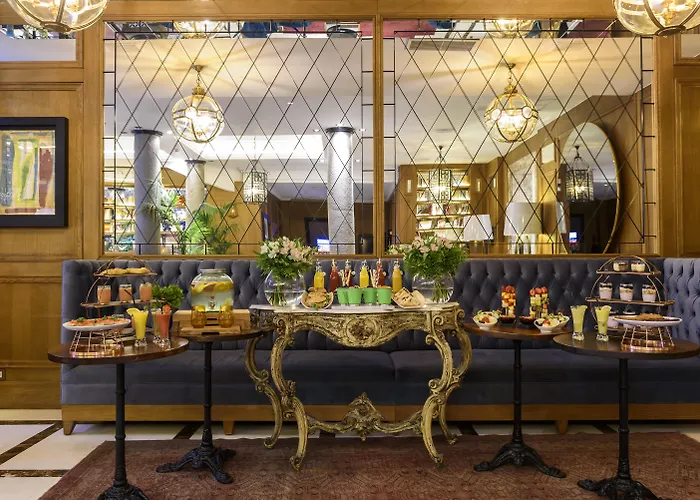 Boutique Hotel H10 Villa De La Reina